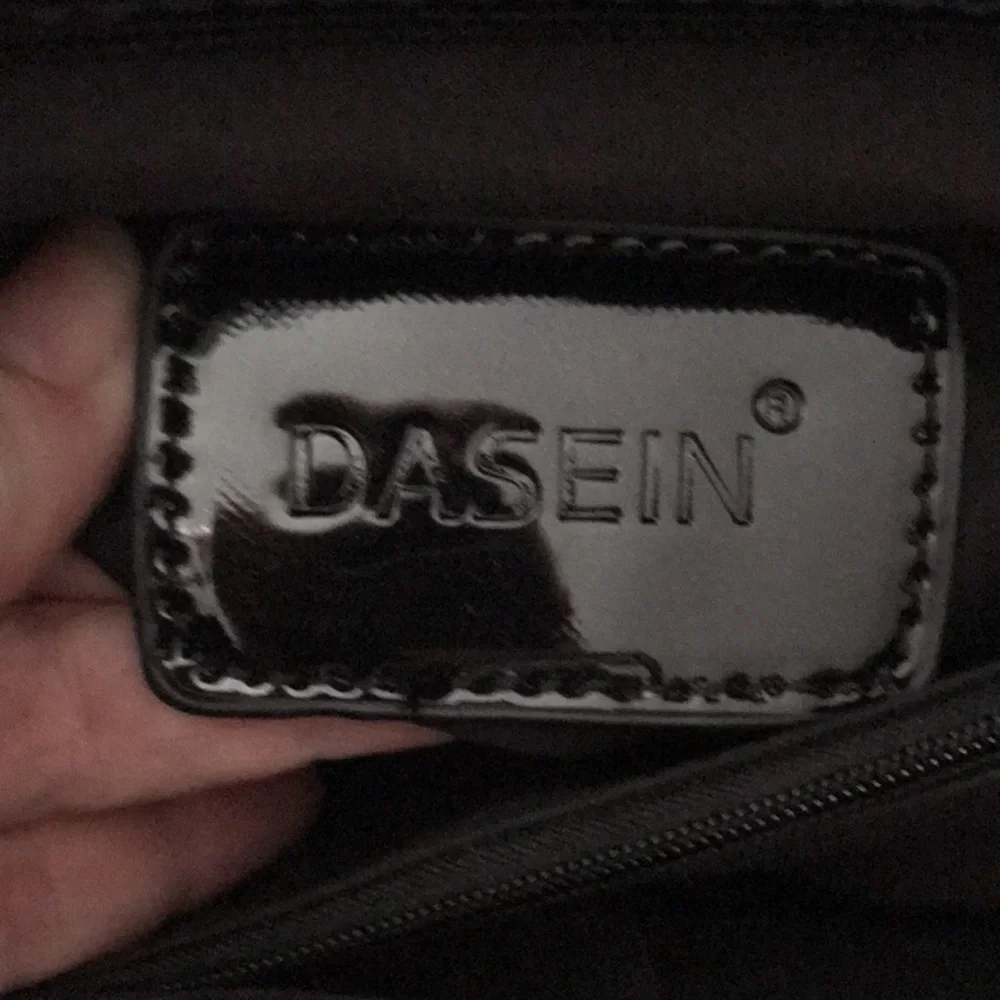 Dasein black crocodile embossed faux patent leather satchel/crossbody handbag